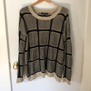 Cozy Over Size Sweater Black and Tan Size M
